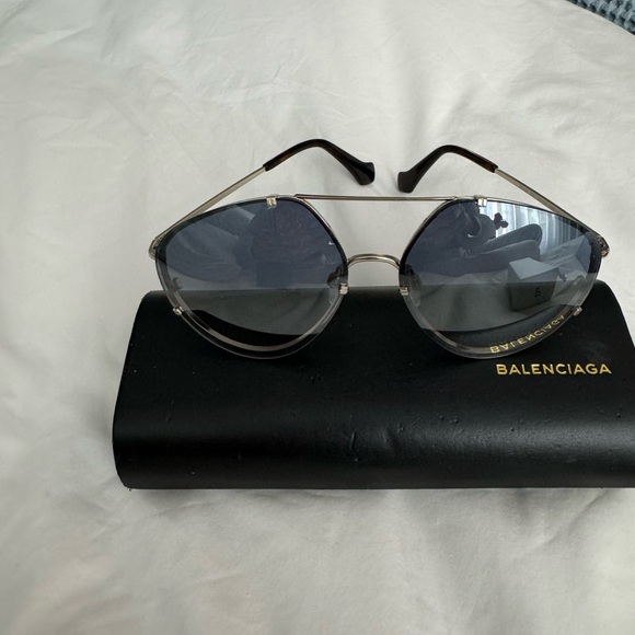 Balenciaga BA85 33C Gold Round Blue Mirror Non-Polarized 60mm Women's Sunglasses - Picture 1 of 2